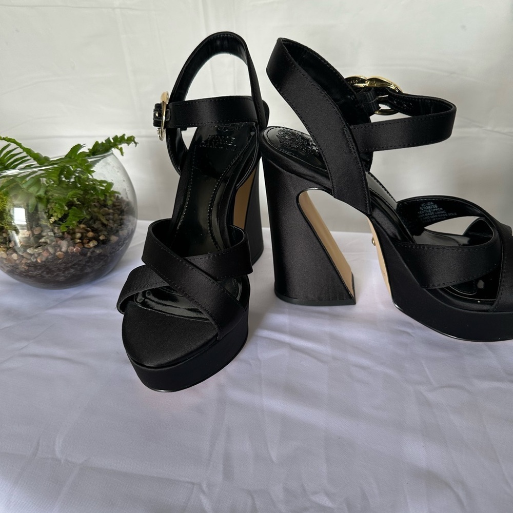 VINCE CAMUTO PLATAFORM  SATIN - Picture 3 of 16
